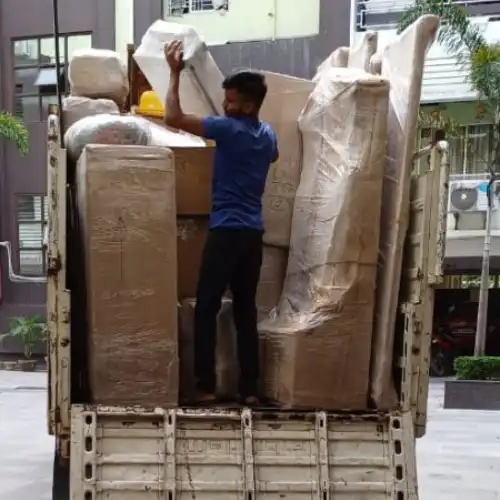 The Best Logistics Packers And Movers Truck
